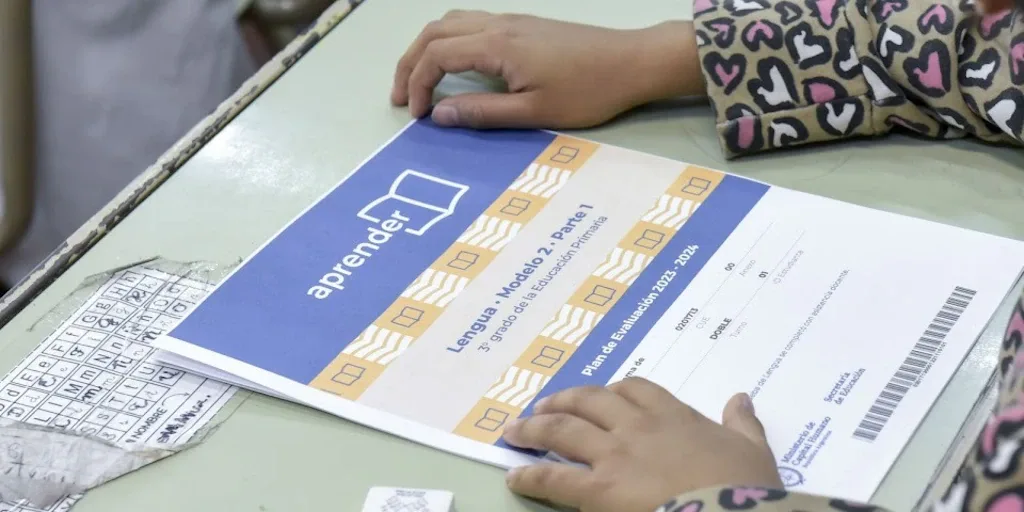 Aprender reformula sus evaluaciones con menos pruebas y énfasis pedagógico