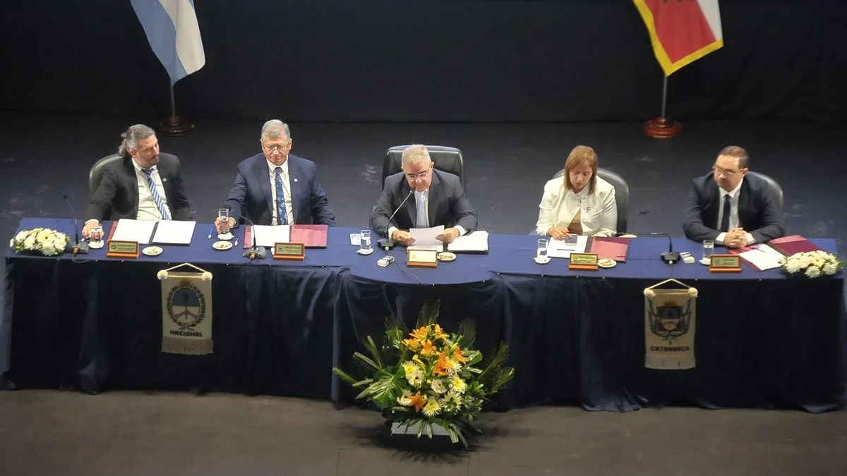 Catamarca crece económicamente mientras el país enfrenta contracción, según Jalil