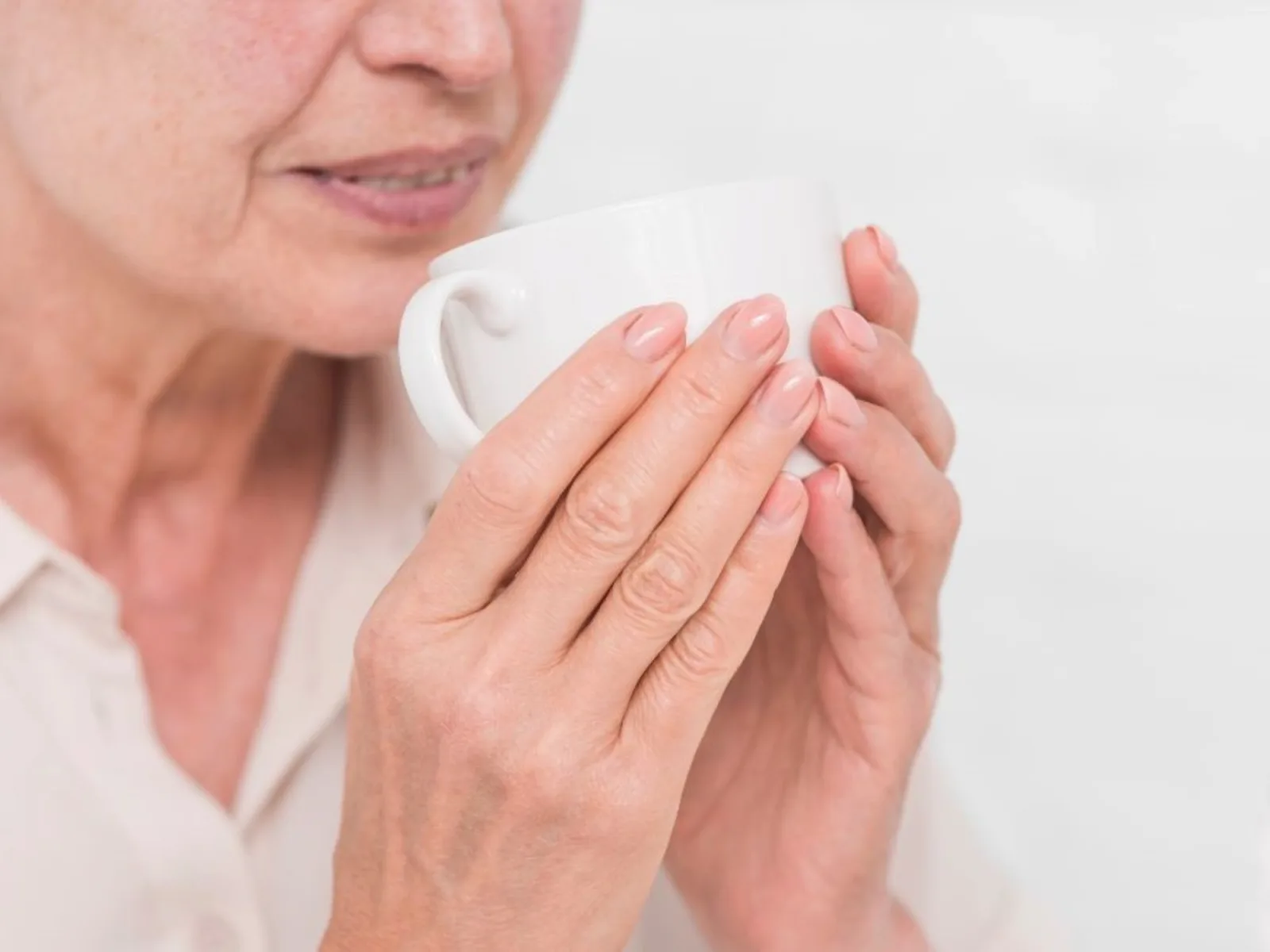 El té que estimula la producción de colágeno y reduce las arrugas