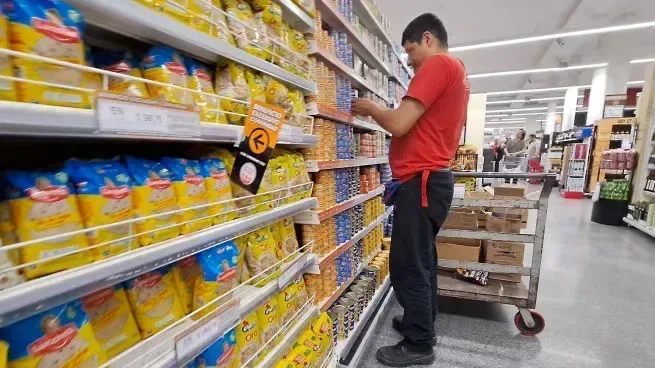 Familias de ingreso medio gastan menos de $30.000 diarios en necesidades básicas