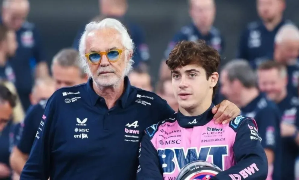 Flavio Briatore aseguró que Fernando Alonso "ahora es un hombre