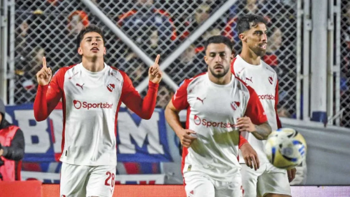 Independiente venció a San Lorenzo y ambos aseguraron su lugar en los playoff