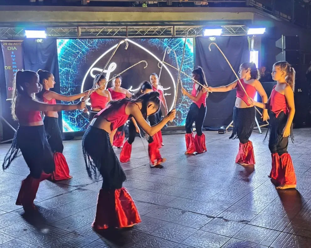 Masiva concurrencia en Jardín América por el Día de la Danza