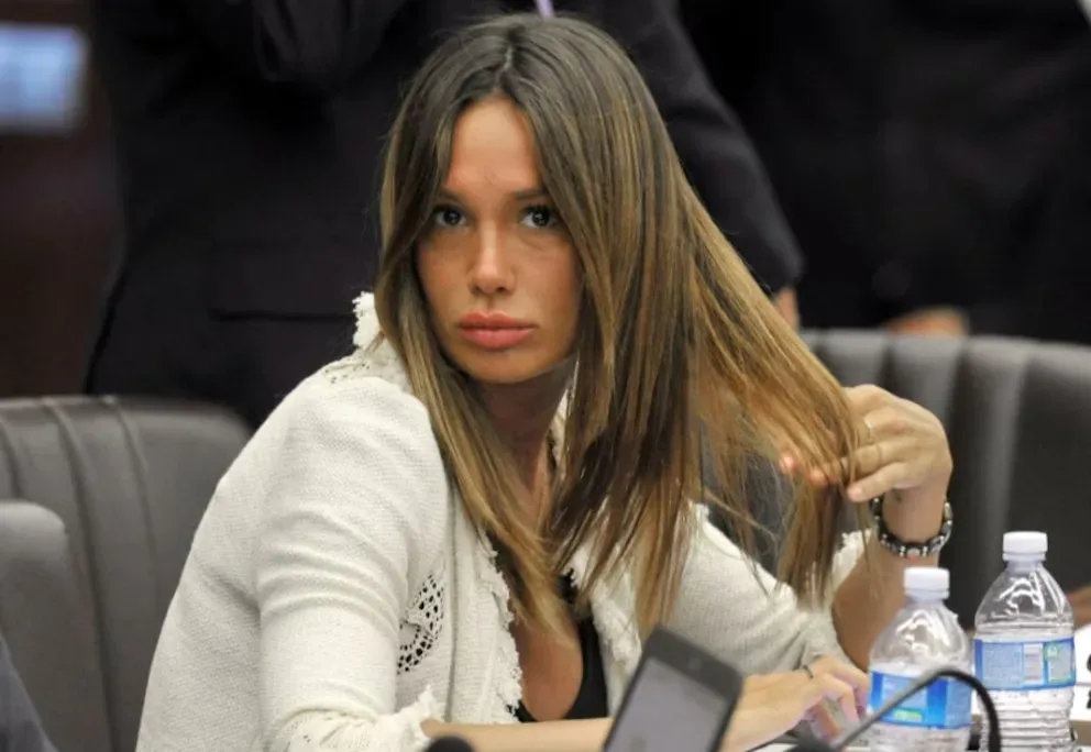 Nicole Minetti, la política que organizaba fiestas para Berlusconi, nuevamente bajo escrutinio