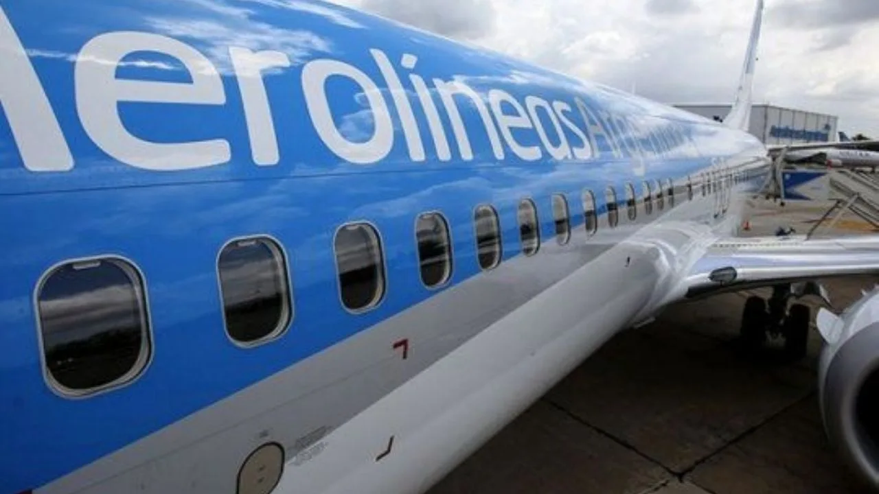 Un fondo presiona para embargar activos argentinos por la expropiación de Aerolíneas