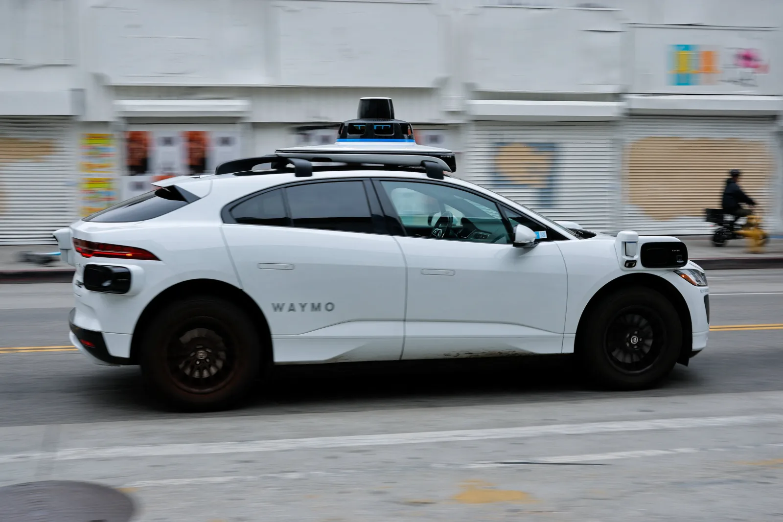 Waymo estrena en Phoenix su nueva generación de robotaxis Ojai con menos sensores
